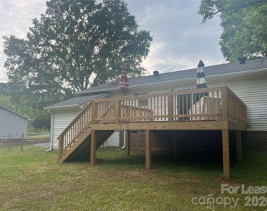 311 Hillcrest Drive - Photo Thumbnail 11