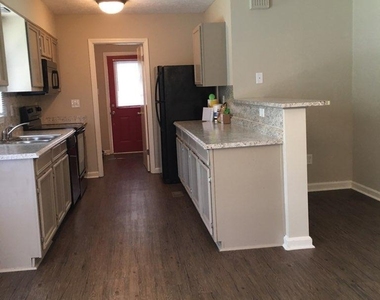 311 Hillcrest Drive - Photo Thumbnail 2