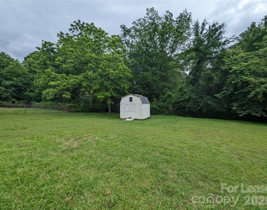 311 Hillcrest Drive - Photo Thumbnail 1