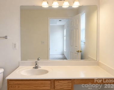 913 Tiger Lane - Photo Thumbnail 12