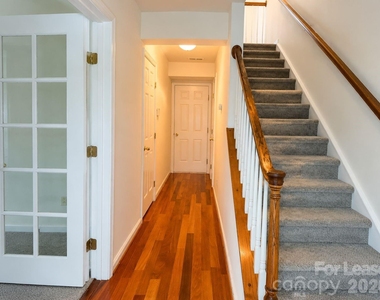 913 Tiger Lane - Photo Thumbnail 1