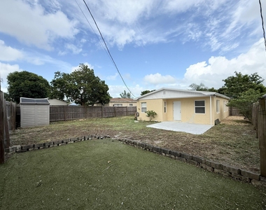 1405 N J Terrace - Photo Thumbnail 18