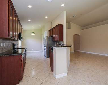 5561 57th Way - Photo Thumbnail 7