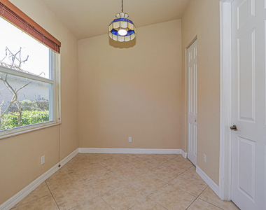 5561 57th Way - Photo Thumbnail 9