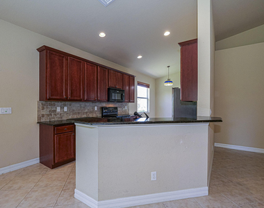 5561 57th Way - Photo Thumbnail 8