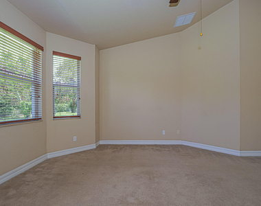 5561 57th Way - Photo Thumbnail 12