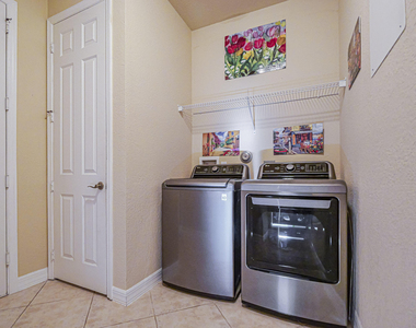 5561 57th Way - Photo Thumbnail 10