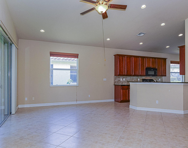 5561 57th Way - Photo Thumbnail 6