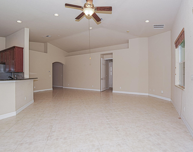 5561 57th Way - Photo Thumbnail 5