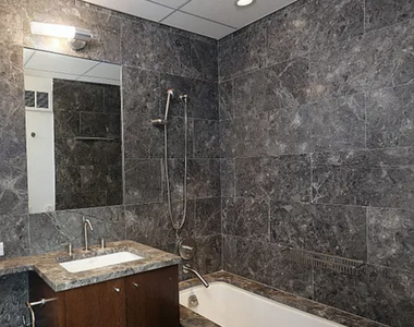 205 East 59th Street - Photo Thumbnail 4