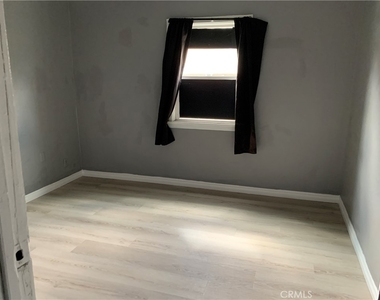 1432 W 9th - Photo Thumbnail 19