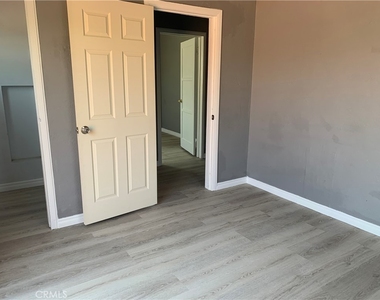 1432 W 9th - Photo Thumbnail 17