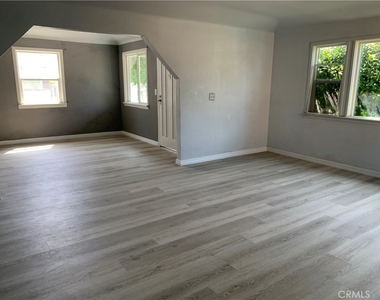 1432 W 9th - Photo Thumbnail 7