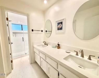 3949 Ocean Drive - Photo Thumbnail 19
