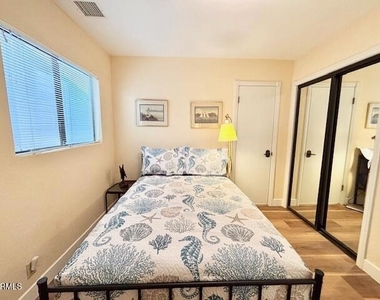3949 Ocean Drive - Photo Thumbnail 21