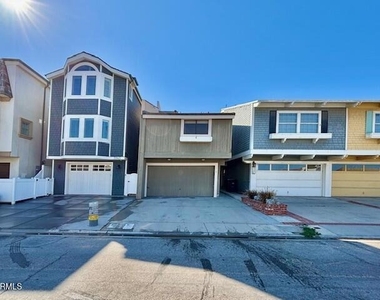 3949 Ocean Drive - Photo Thumbnail 2