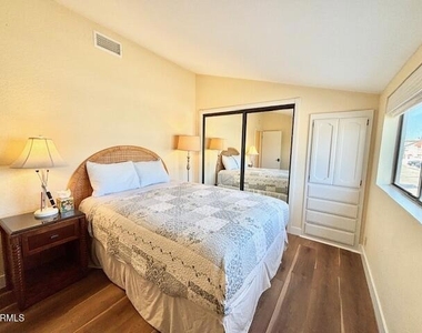3949 Ocean Drive - Photo Thumbnail 17