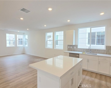 12774 Bolsa Drive - Photo Thumbnail 2