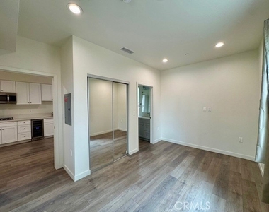 5630 Beck Avenue - Photo Thumbnail 8