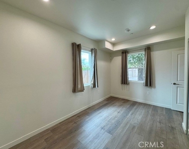 5630 Beck Avenue - Photo Thumbnail 6