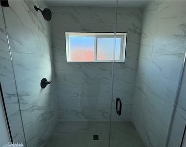 14165 Calvert Street - Photo Thumbnail 18