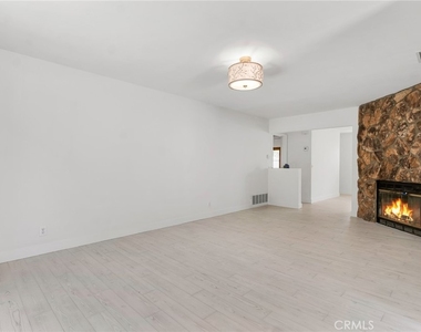221 Acacia Lane - Photo Thumbnail 13