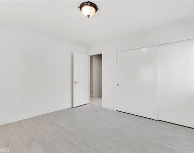 221 Acacia Lane - Photo Thumbnail 22