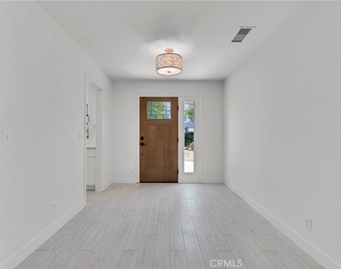 221 Acacia Lane - Photo Thumbnail 2