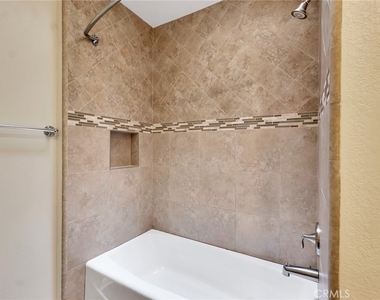 221 Acacia Lane - Photo Thumbnail 26