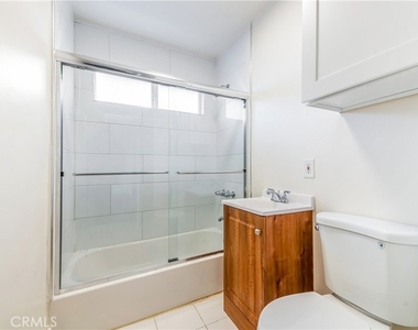 5863 Whitnall - Photo Thumbnail 9