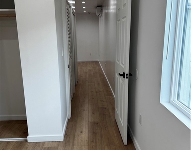 9431 Nagle Avenue - Photo Thumbnail 5