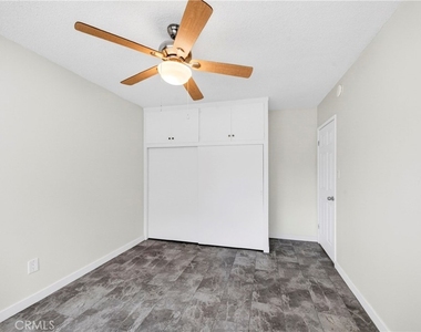 5326 Lorna Street - Photo Thumbnail 6