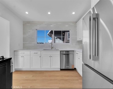 451 30th Street - Photo Thumbnail 9