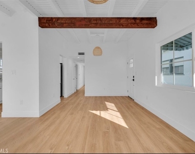 451 30th Street - Photo Thumbnail 7