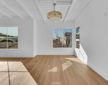 451 30th Street - Photo Thumbnail 12