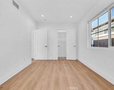 451 30th Street - Photo Thumbnail 18