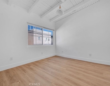 451 30th Street - Photo Thumbnail 13
