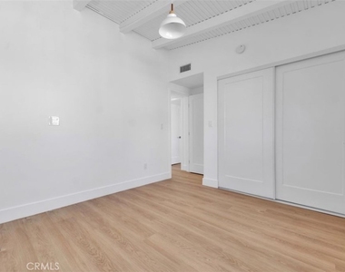 451 30th Street - Photo Thumbnail 17