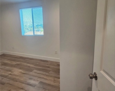 10962 Avalon - Photo Thumbnail 14