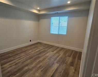 10962 Avalon - Photo Thumbnail 7