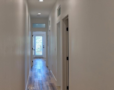 4537 St Elmo - Photo Thumbnail 2