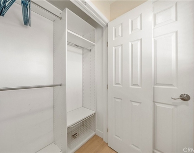 912 W Hill - Photo Thumbnail 31