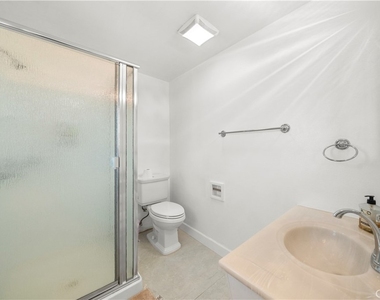 912 W Hill - Photo Thumbnail 33