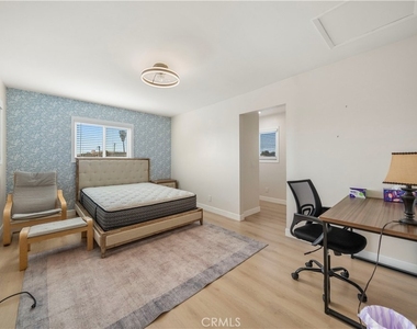 912 W Hill - Photo Thumbnail 28