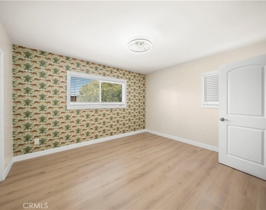 912 W Hill - Photo Thumbnail 19