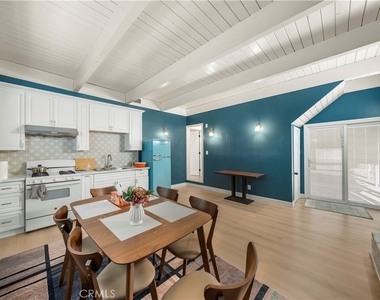 912 W Hill - Photo Thumbnail 27