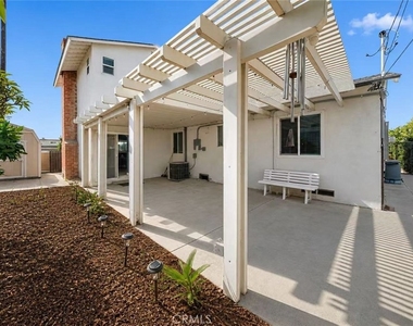 912 W Hill - Photo Thumbnail 36