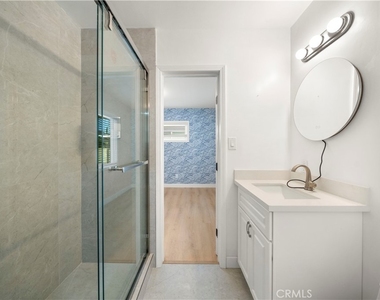 912 W Hill - Photo Thumbnail 15