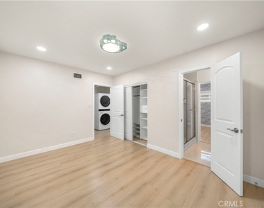 912 W Hill - Photo Thumbnail 14