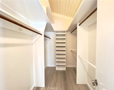 24 Pony Lane - Photo Thumbnail 16